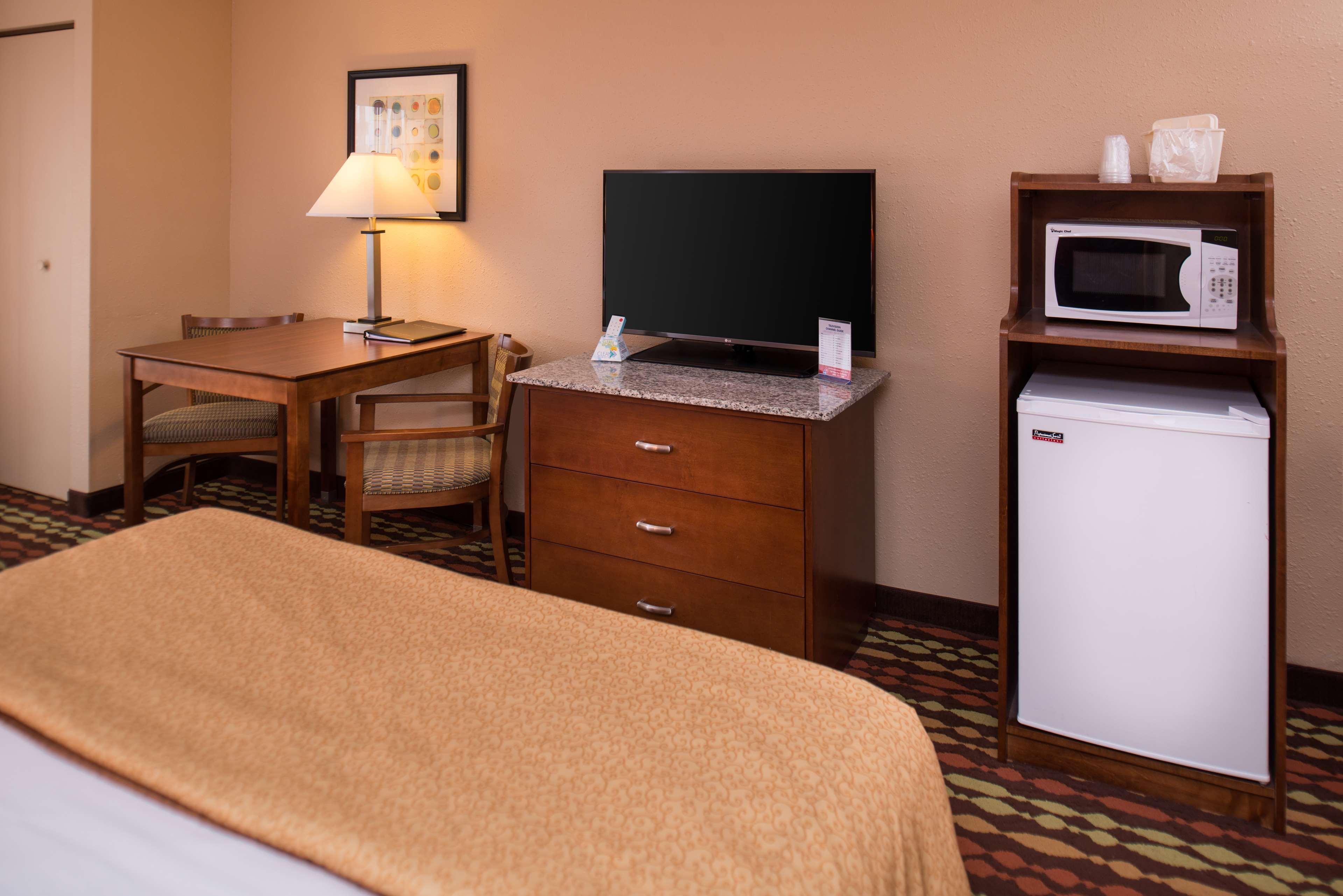 Best Western Ambassador Inn&Suites Wisconsin Dells Exterior foto