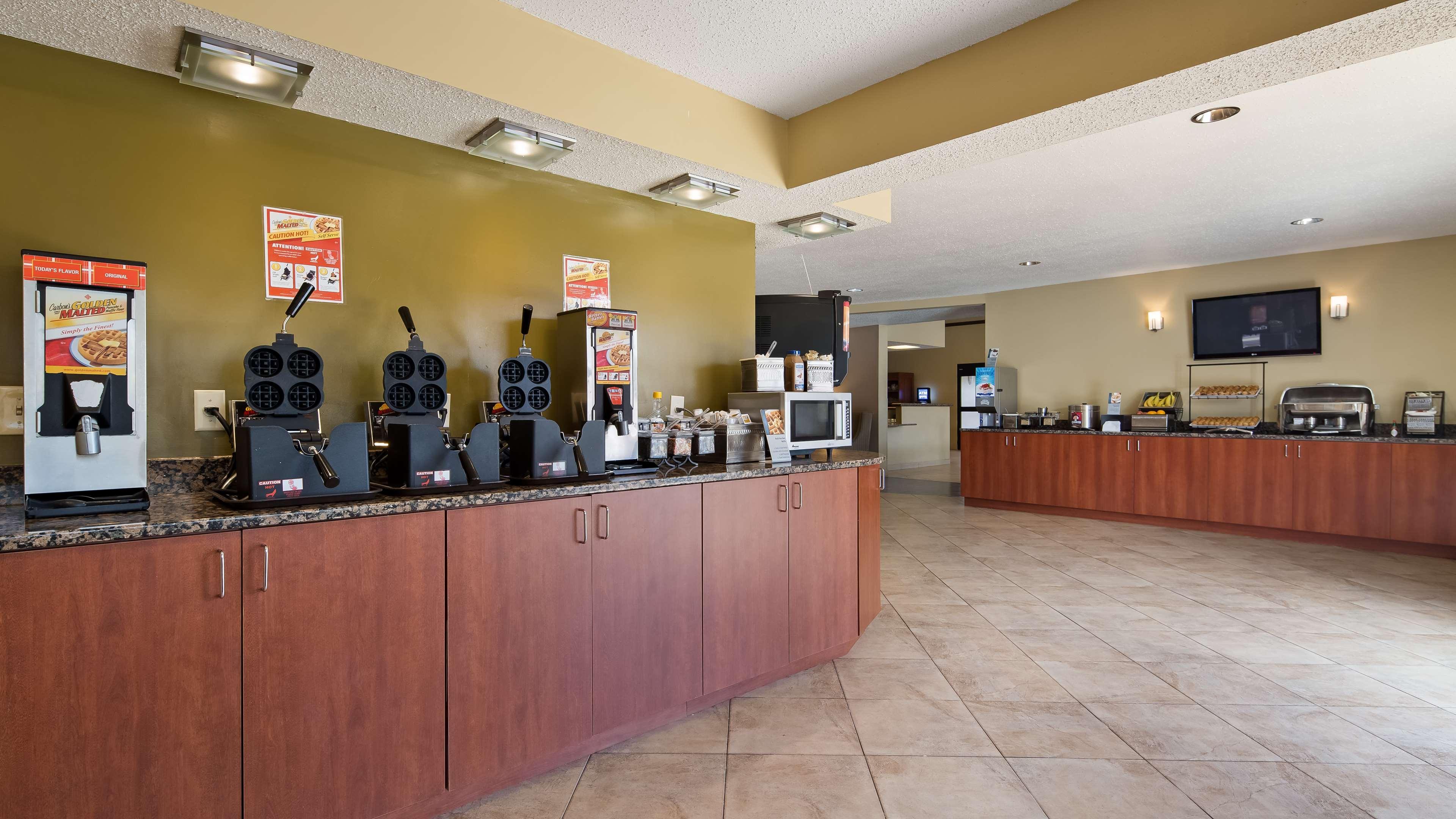 Best Western Ambassador Inn&Suites Wisconsin Dells Exterior foto